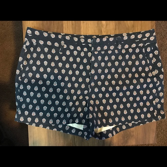 Brand new Gap shorts! - Picture 1 of 4